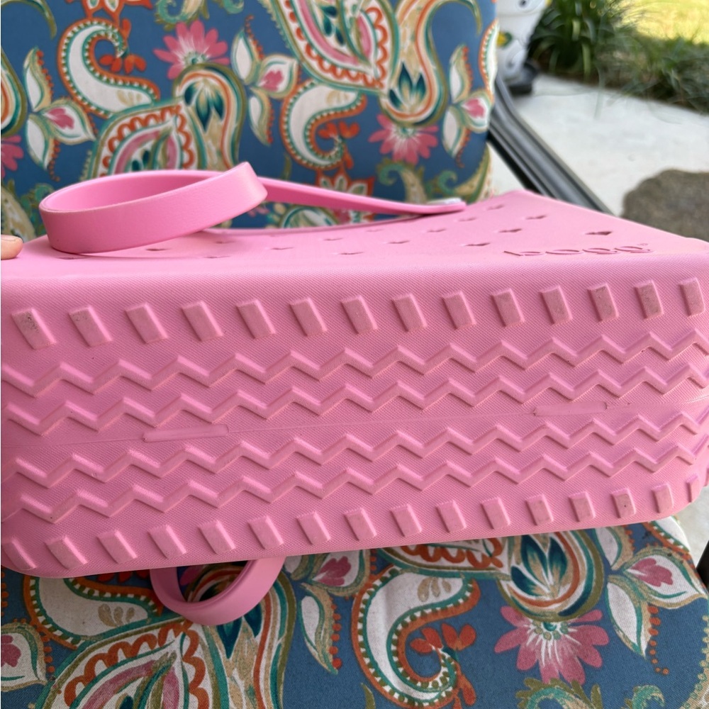 Pink Bogg Bag with Heart Cutouts - Picture 2 of 3